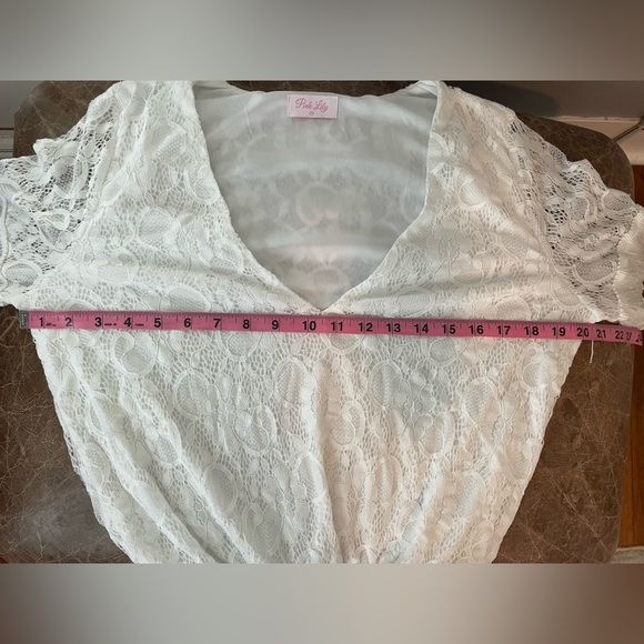 Pink Lily Meet Me On Broadway Ivory Fringe Sleeve Lace Long Sleeve Bodysuit sz M - Picture 8 of 8